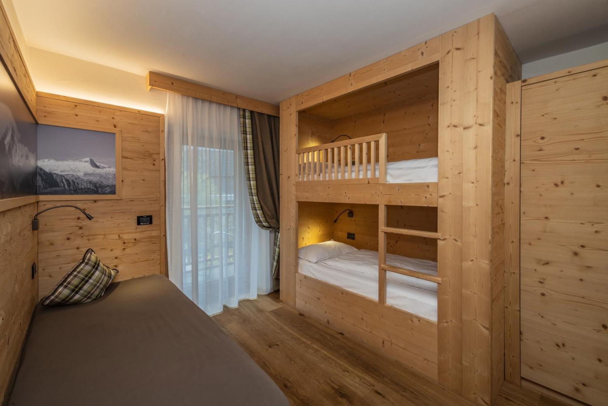 Hotel Ravelli Luxury Spa Mezzana  Exterior photo
