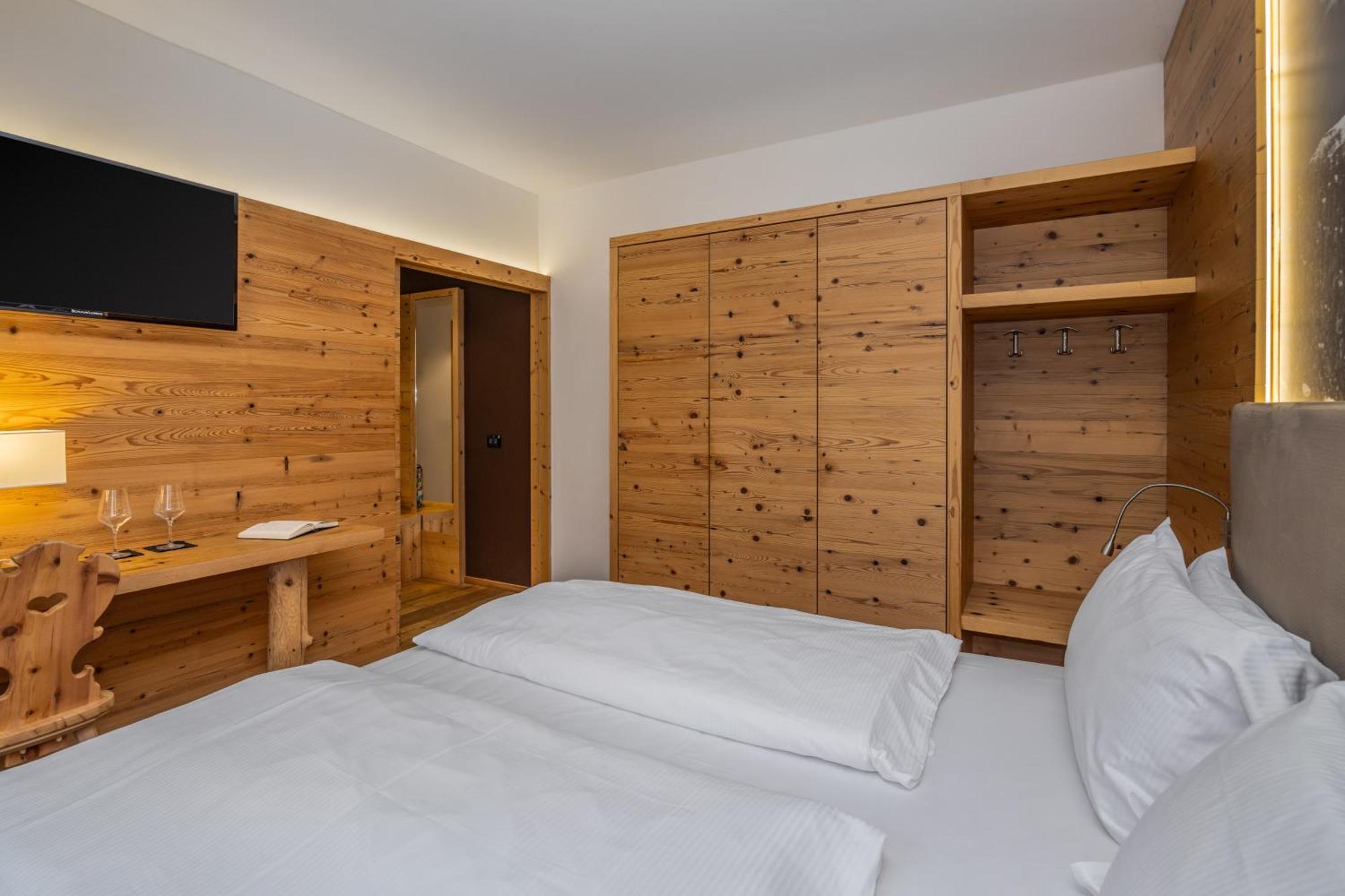Hotel Ravelli Luxury Spa Mezzana  Exterior photo