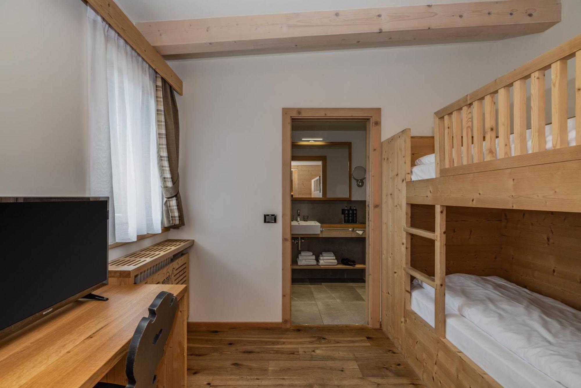 Hotel Ravelli Luxury Spa Mezzana  Exterior photo