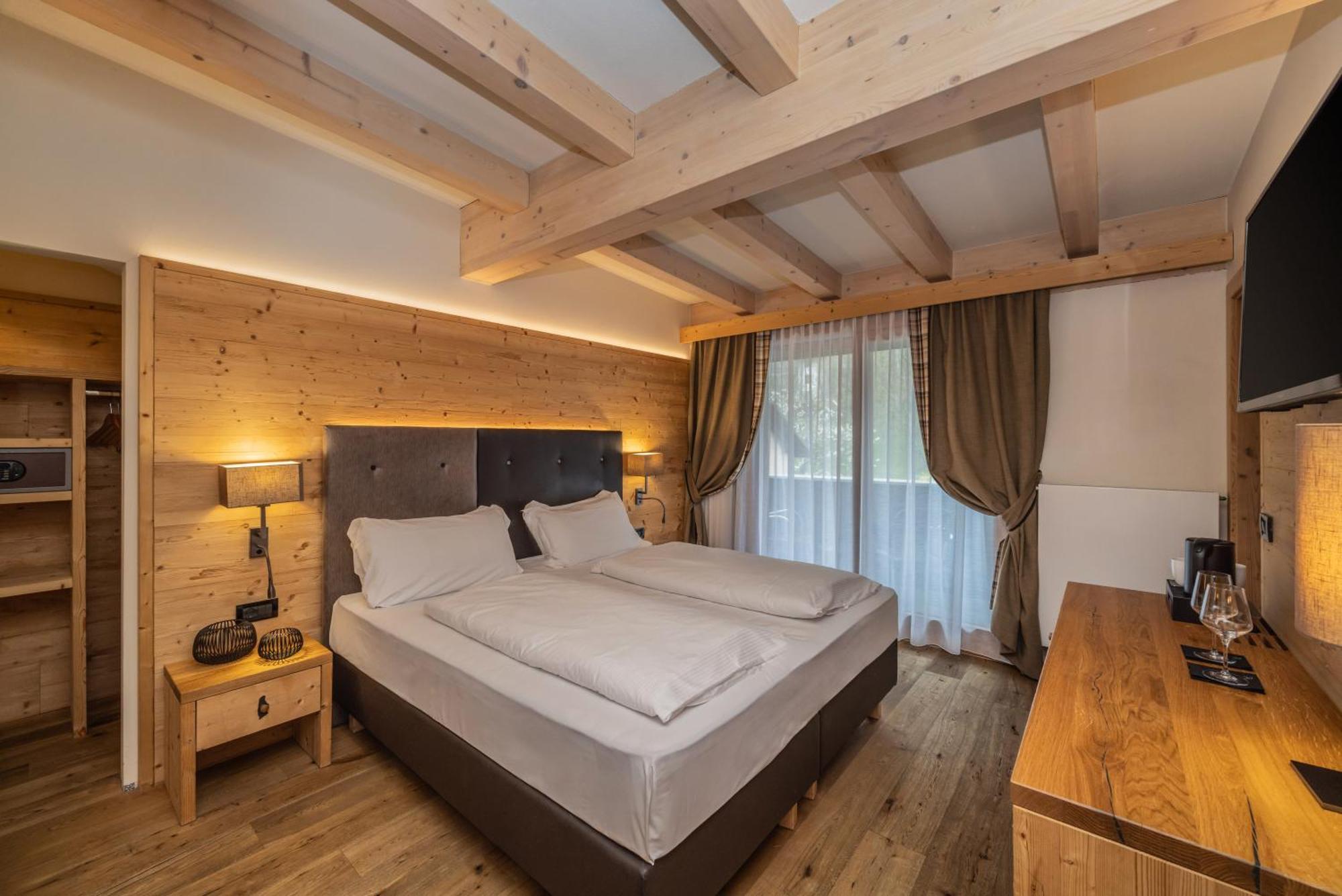 Hotel Ravelli Luxury Spa Mezzana  Exterior photo