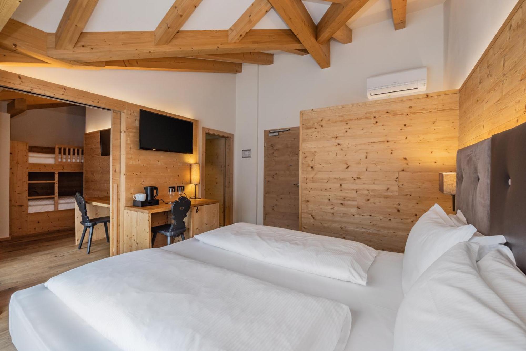 Hotel Ravelli Luxury Spa Mezzana  Exterior photo