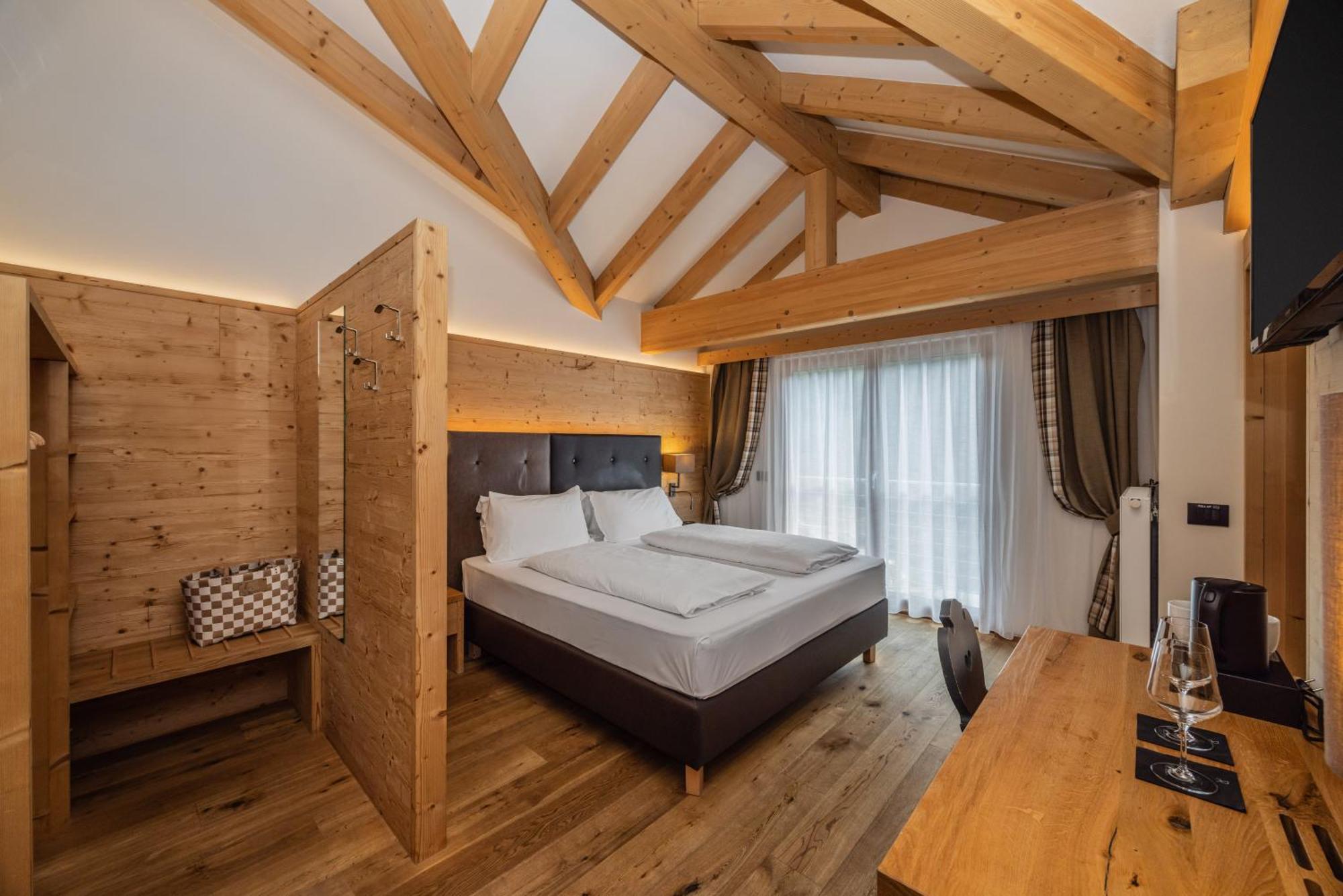 Hotel Ravelli Luxury Spa Mezzana  Exterior photo
